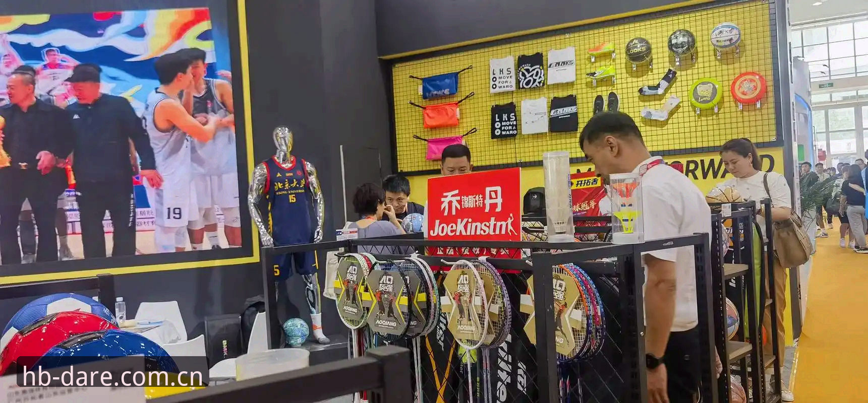 为什么火博体育中国官方主站入口，成了很多人手机里的"第二块屏幕"？